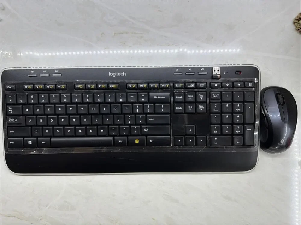 Logitech K520 Wireless Keyboard Y-R0012 W/ USB Unifying Receiver & Mouse M510